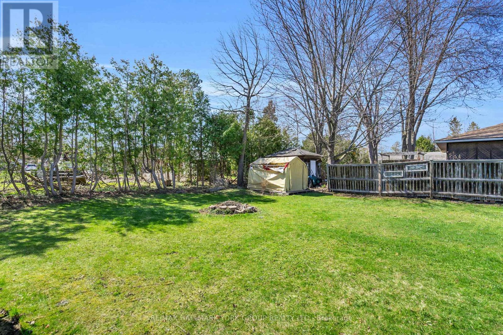 Photo 11 of 122 Sunset Beach Road, Georgina ON