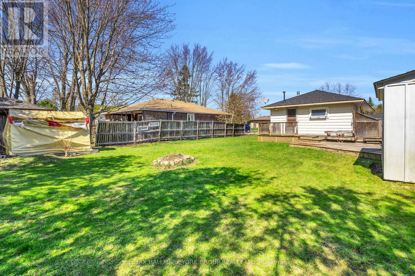 Photo 14 of 122 Sunset Beach Road, Georgina ON