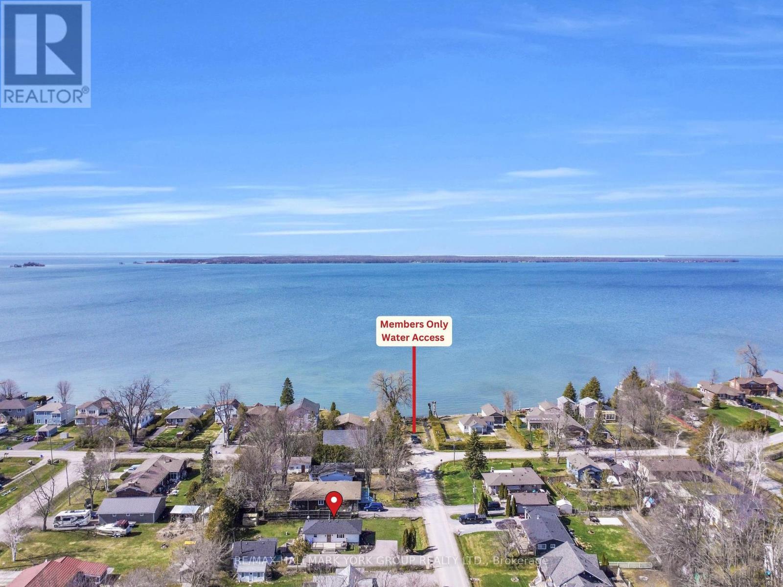 Photo 29 of 122 Sunset Beach Road, Georgina ON