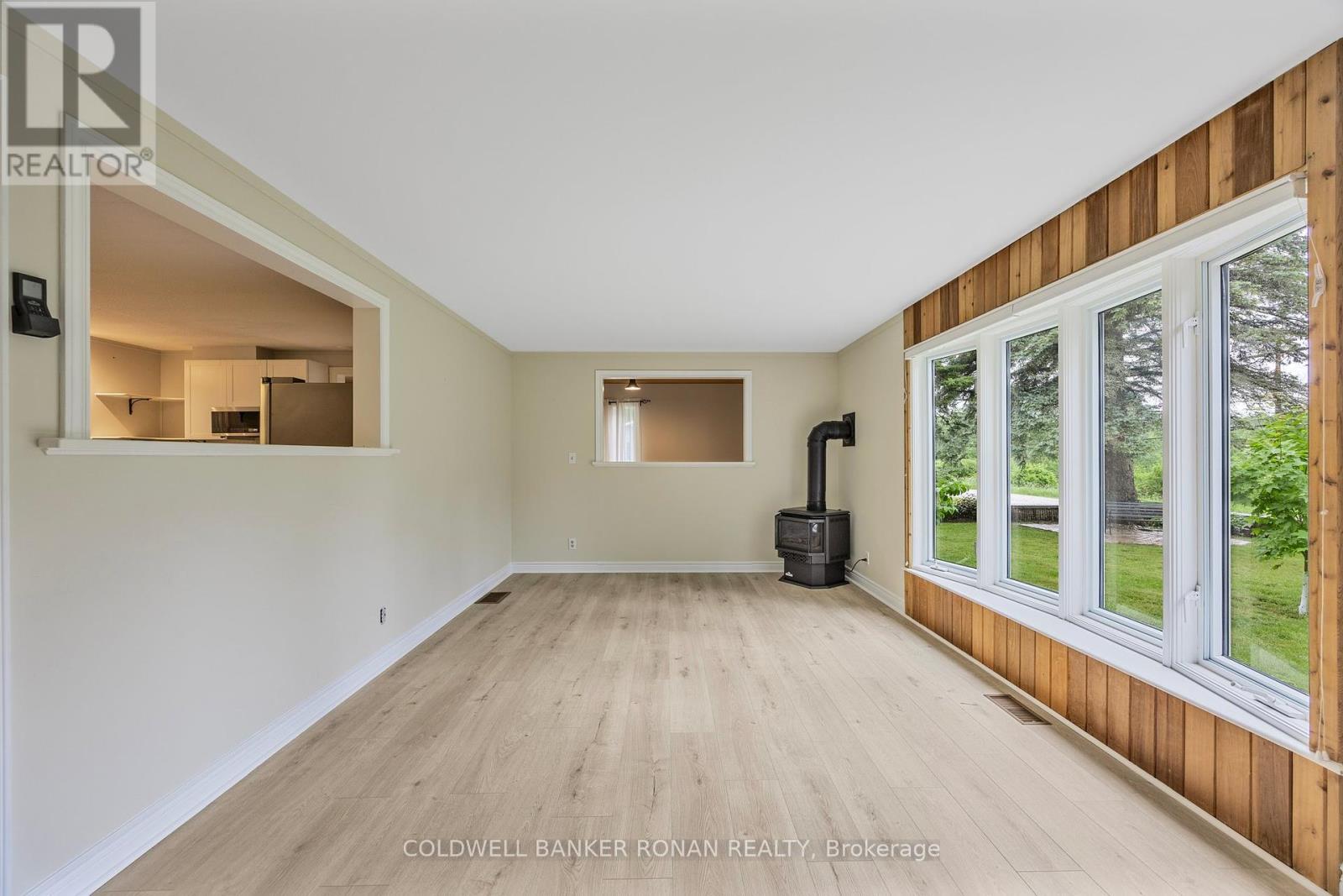 Photo 17 of 63 525 Midland Point Road, Midland ON