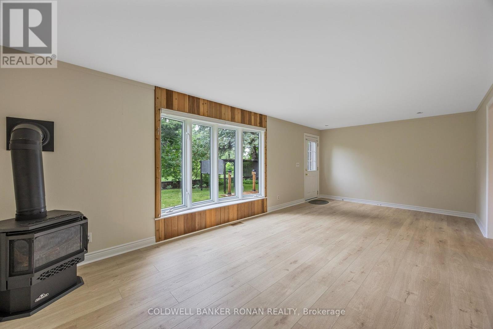 Photo 26 of 63 525 Midland Point Road, Midland ON
