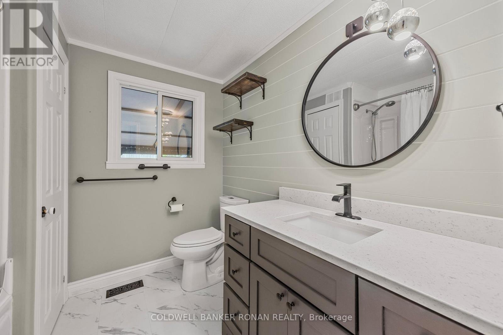 Photo 33 of 63 525 Midland Point Road, Midland ON