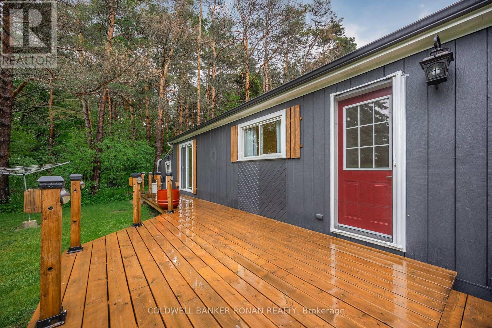 Photo 10 of 63 525 Midland Point Road, Midland ON