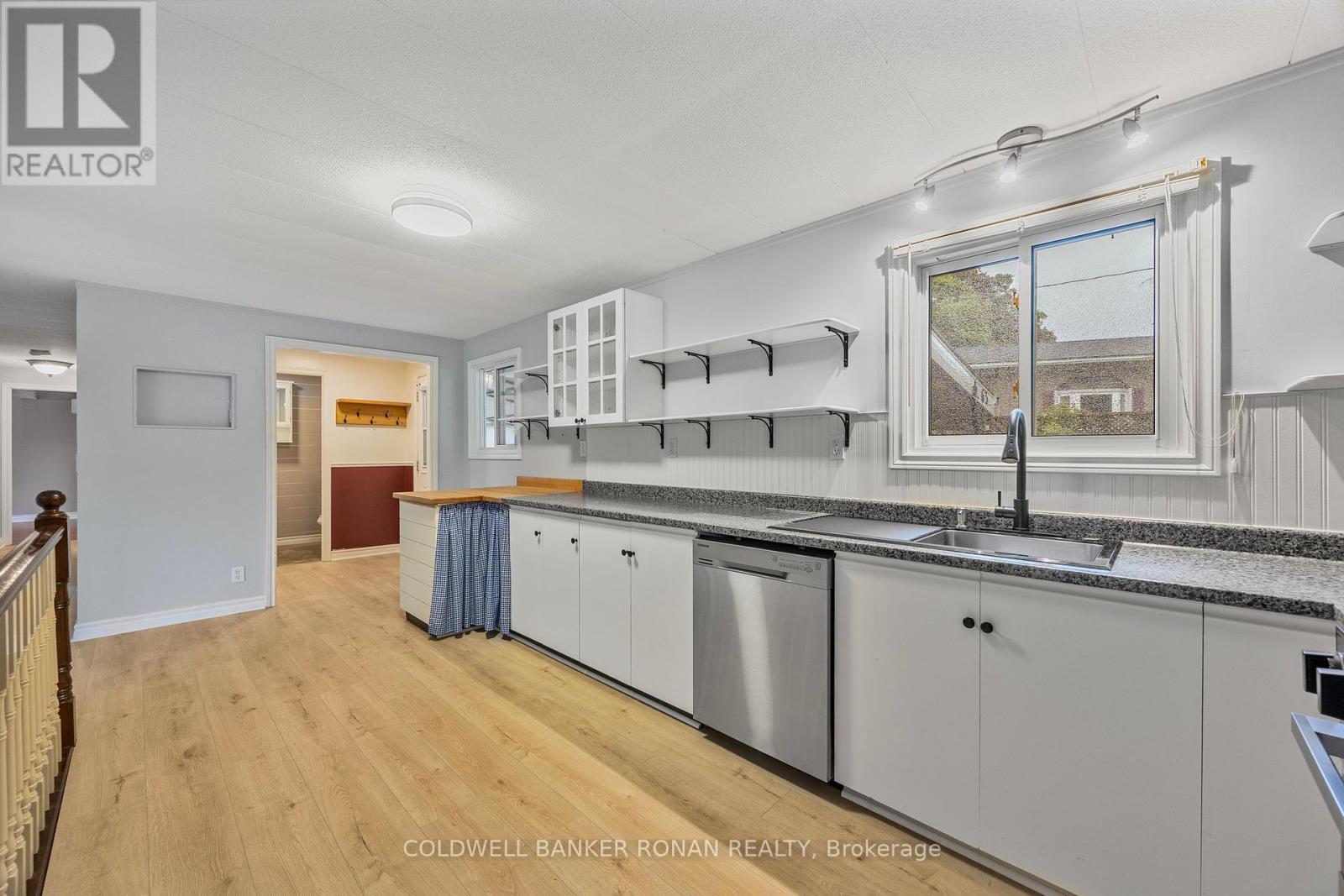 Photo 13 of 63 525 Midland Point Road, Midland ON