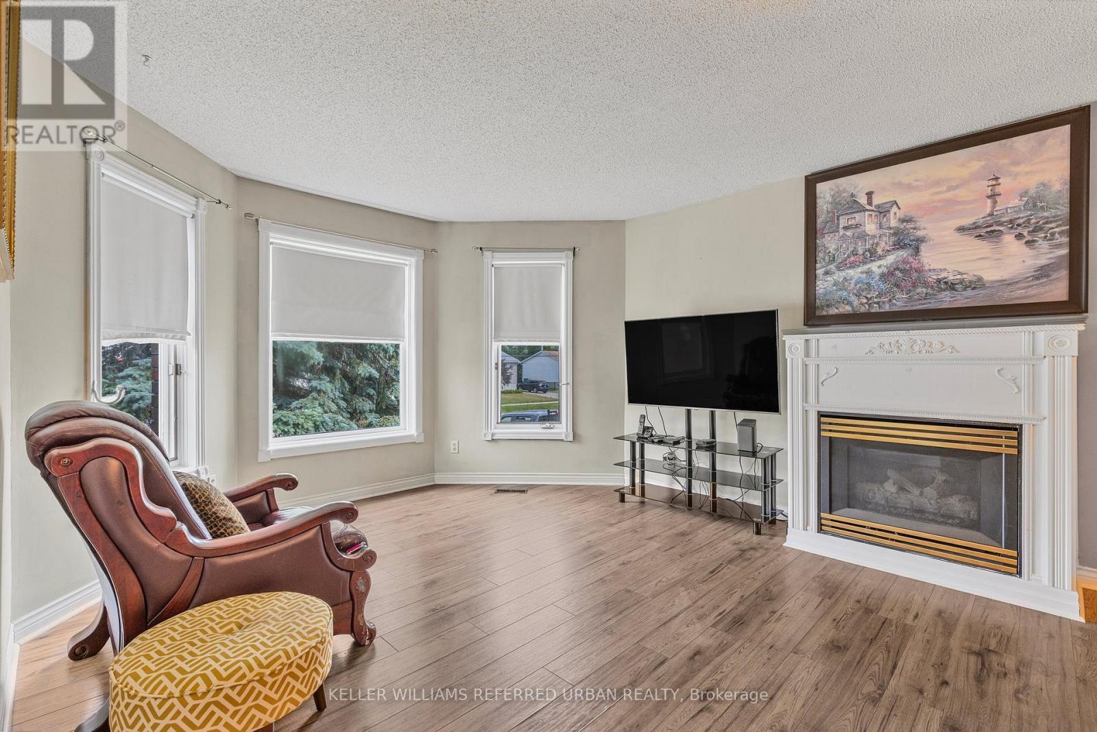 Photo 23 of 31 John Dillingno Street, Tay ON