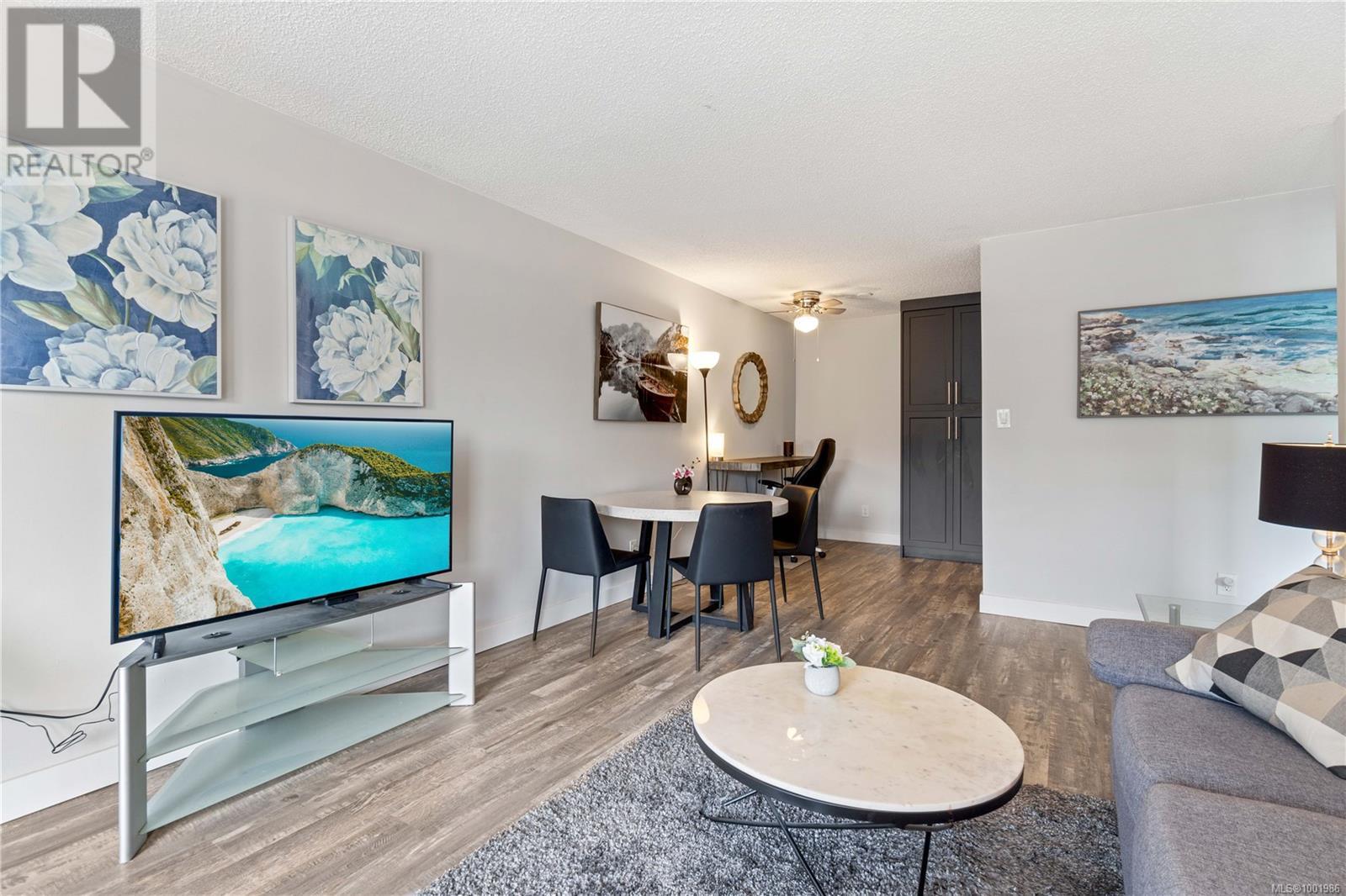 213 2815 Departure Bay Rd, Nanaimo