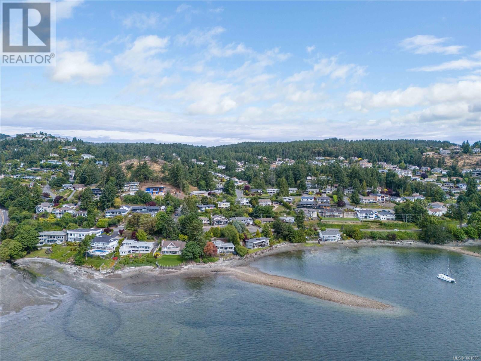 213 2815 Departure Bay Rd, Nanaimo