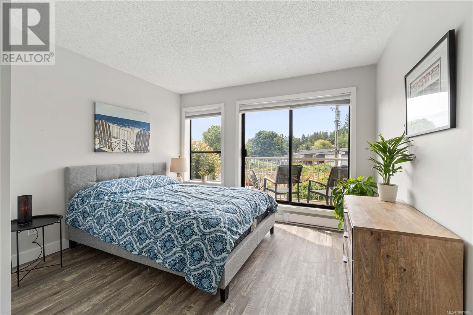 213 2815 Departure Bay Rd, Nanaimo