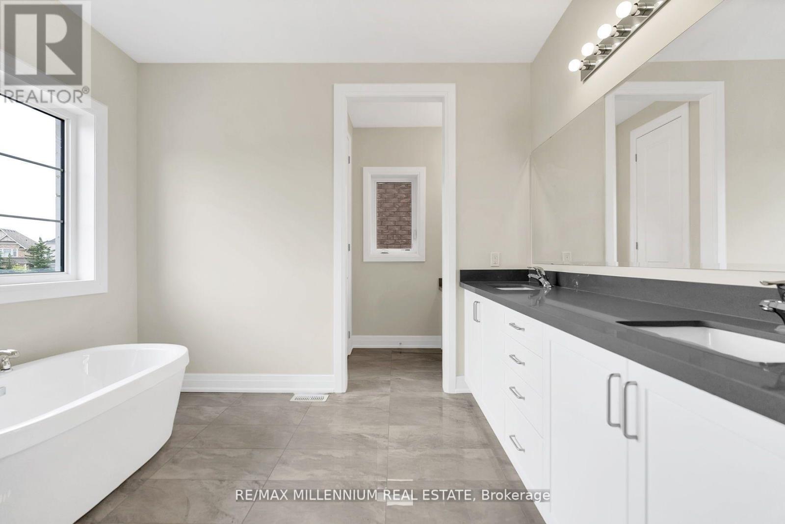Photo 13 of 2 Catherwood Court, Brampton ON