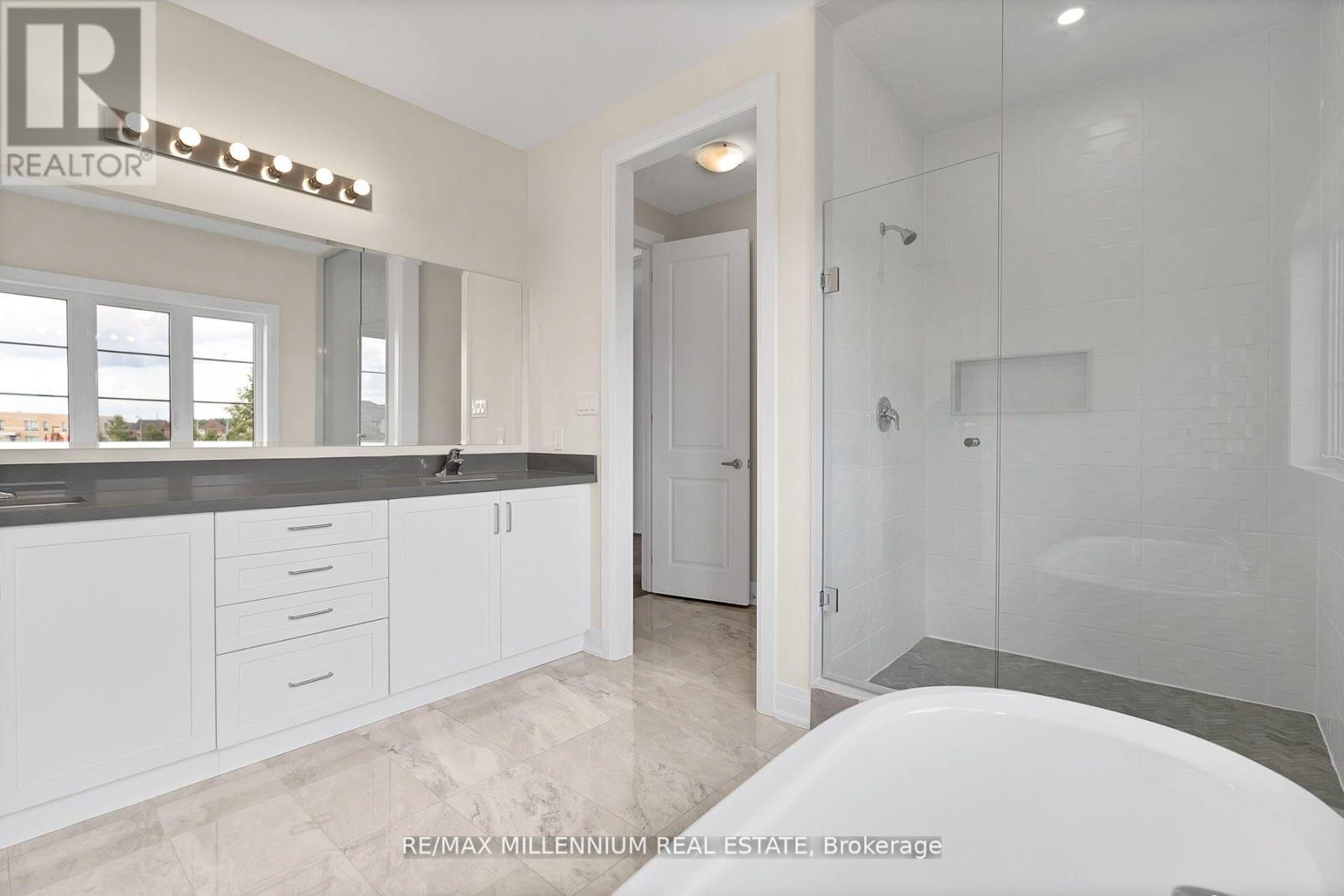Photo 15 of 2 Catherwood Court, Brampton ON