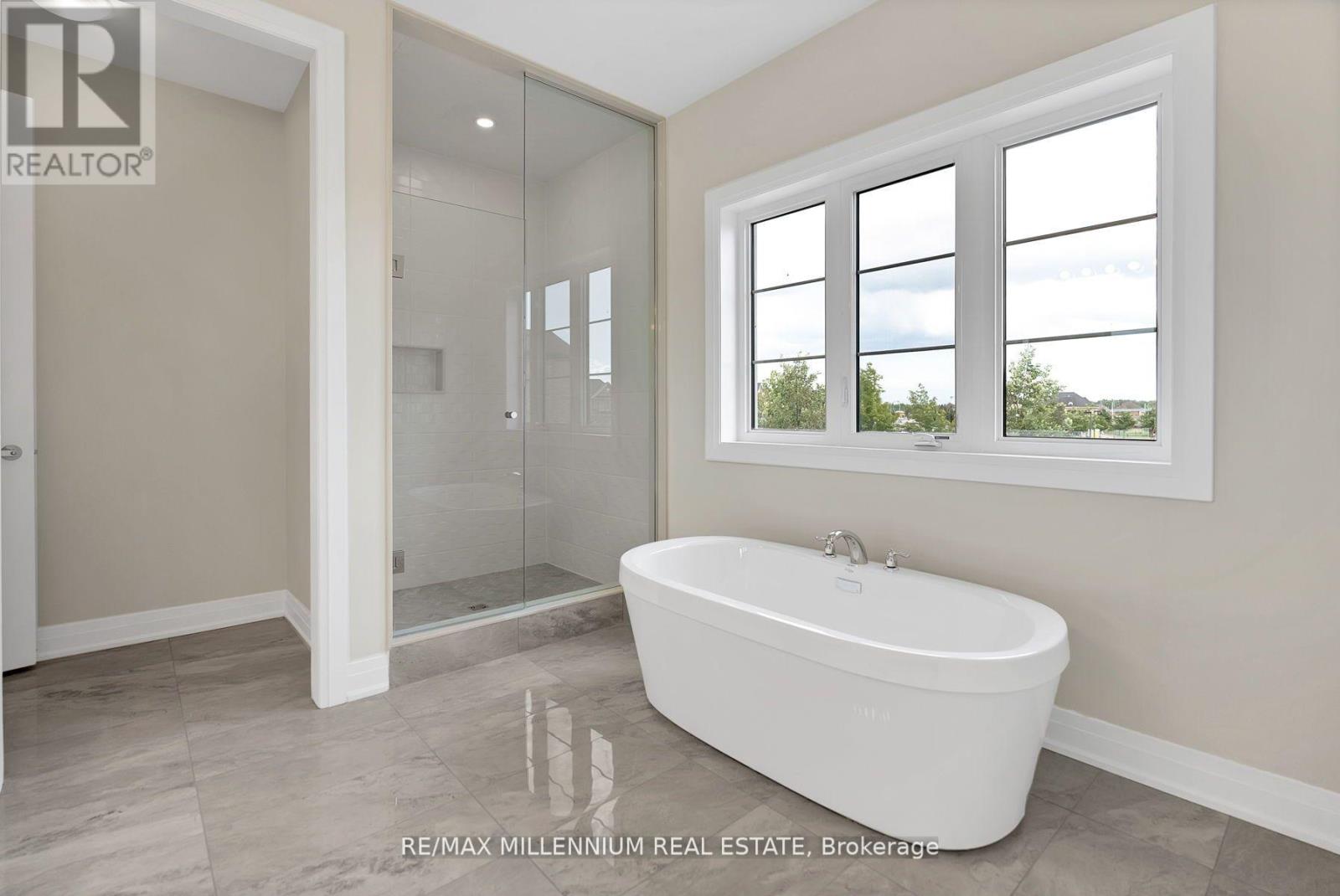 Photo 37 of 2 Catherwood Court, Brampton ON