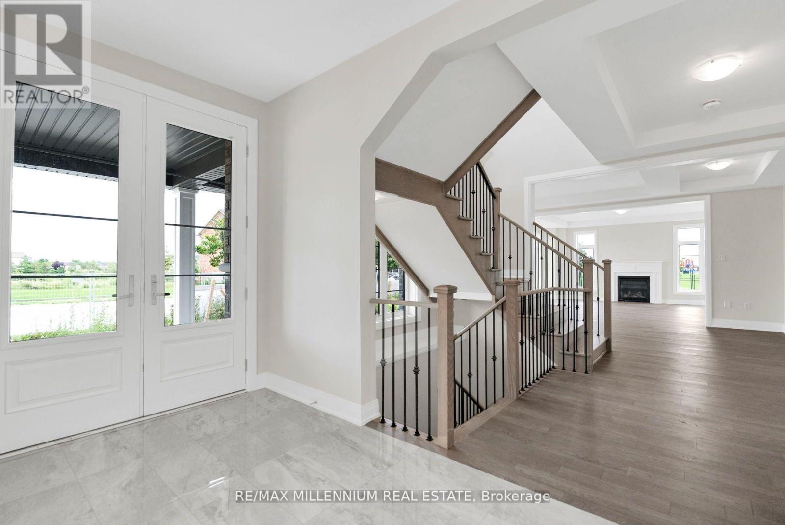 Photo 11 of 2 Catherwood Court, Brampton ON