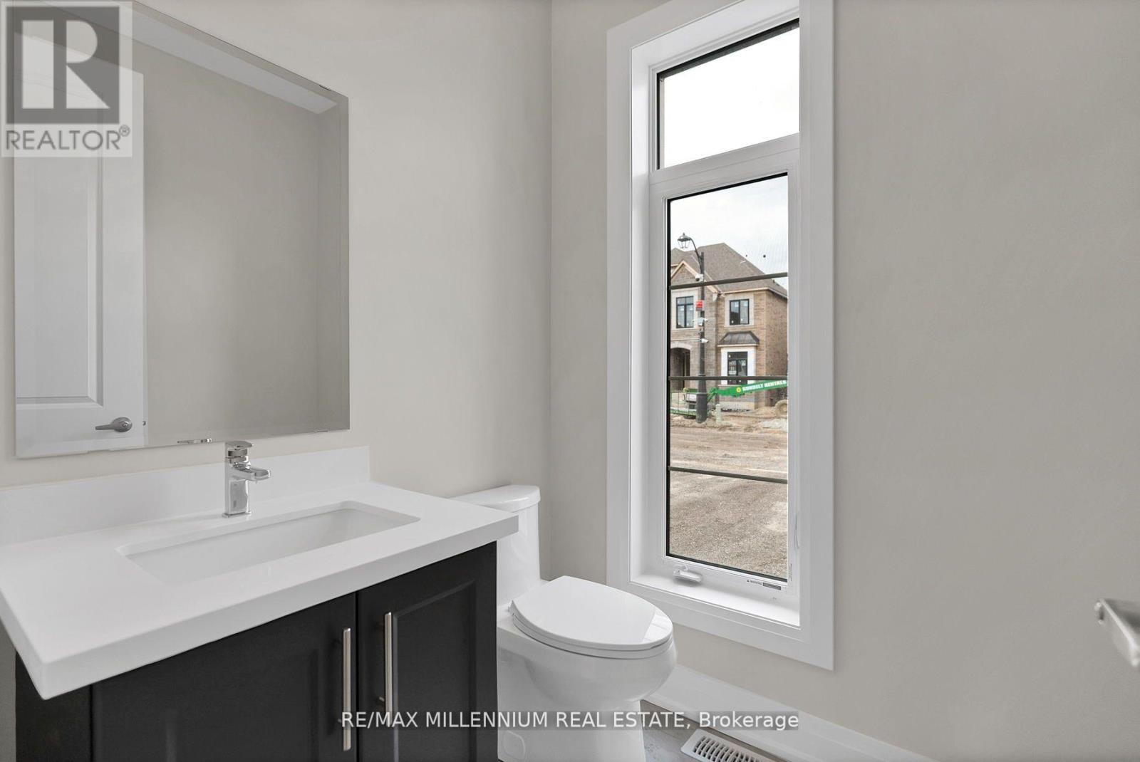 Photo 8 of 2 Catherwood Court, Brampton ON