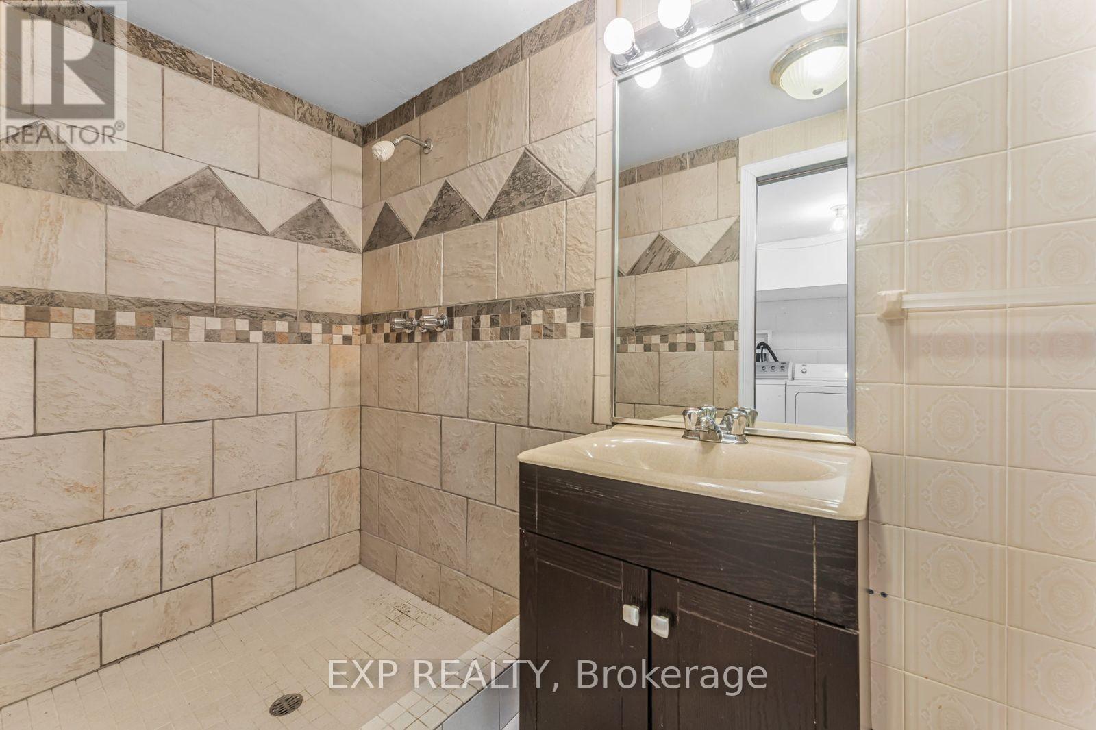 Photo 5 of 162 Ryerson Street, Thorold ON