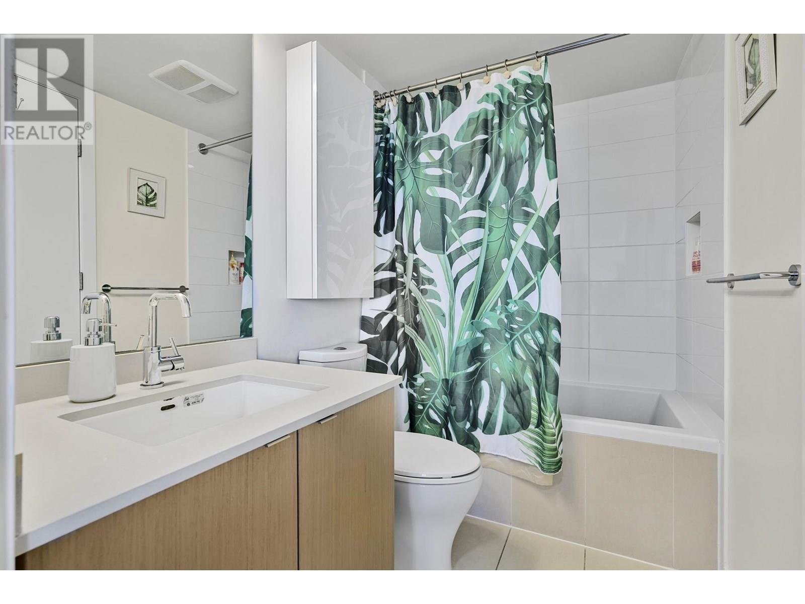 Photo 14 of 803 161 E 1st Avenue, Vancouver BC