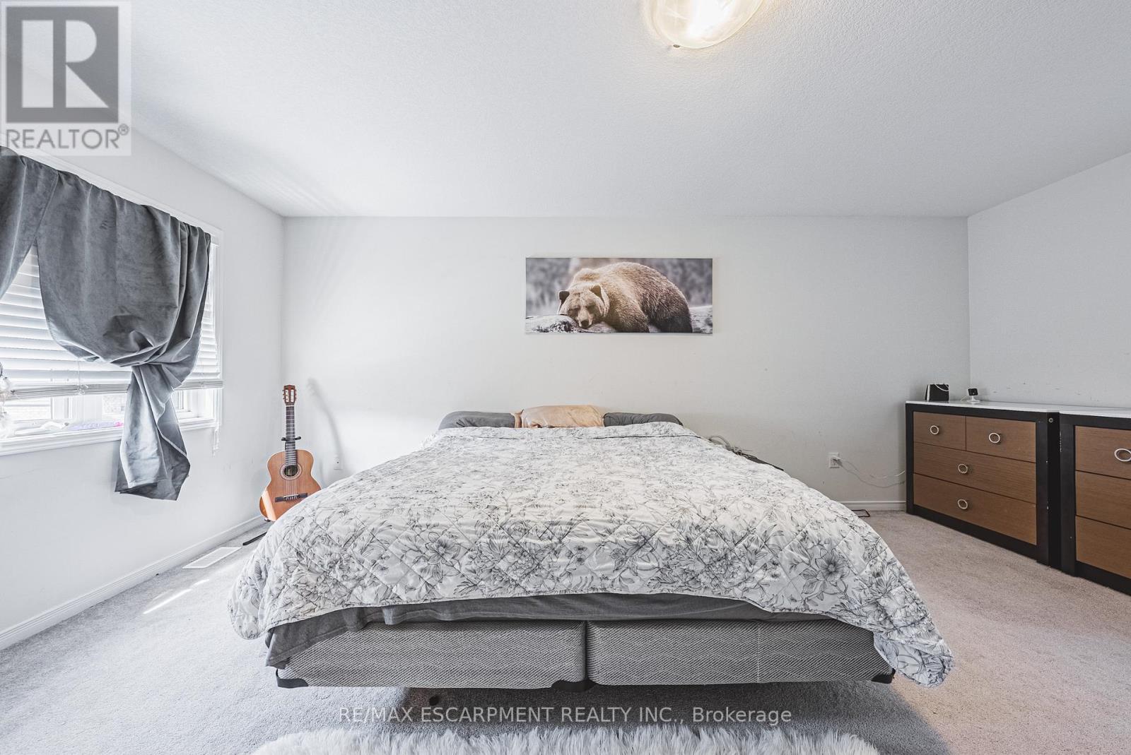 Photo 20 of 8258 Tulip Tree Drive, Niagara Falls ON