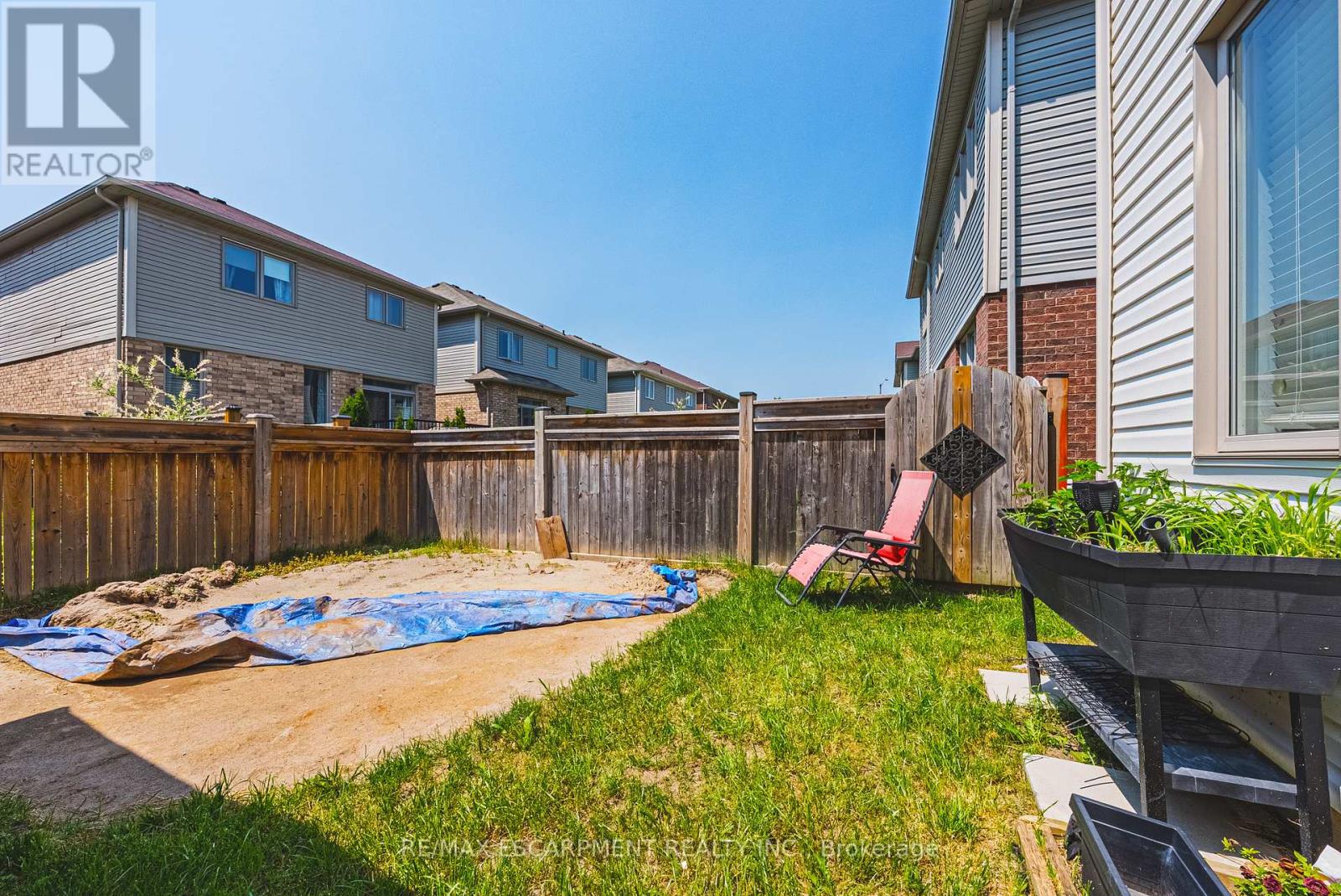 Photo 18 of 8258 Tulip Tree Drive, Niagara Falls ON