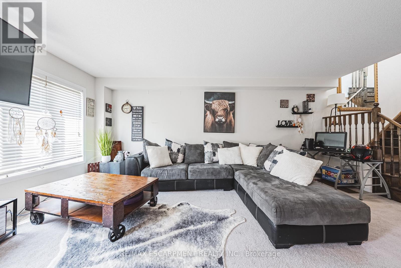 Photo 6 of 8258 Tulip Tree Drive, Niagara Falls ON