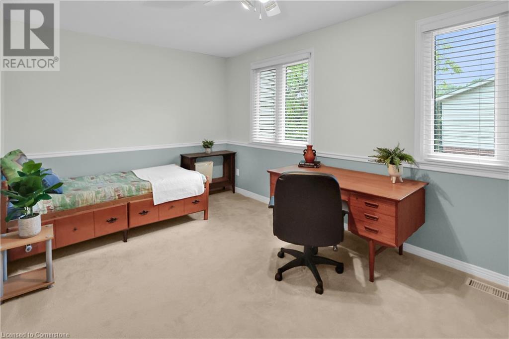 Photo 16 of 130 Livingston Avenue Unit 15, Grimsby ON