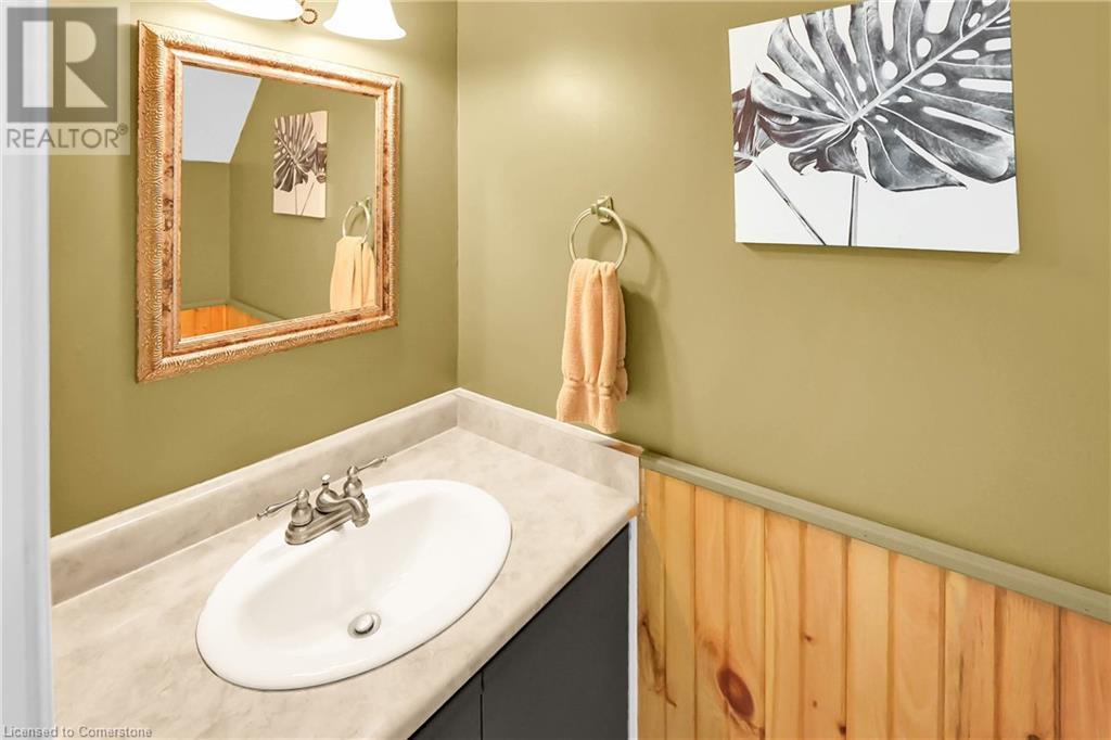 Photo 5 of 130 Livingston Avenue Unit 15, Grimsby ON