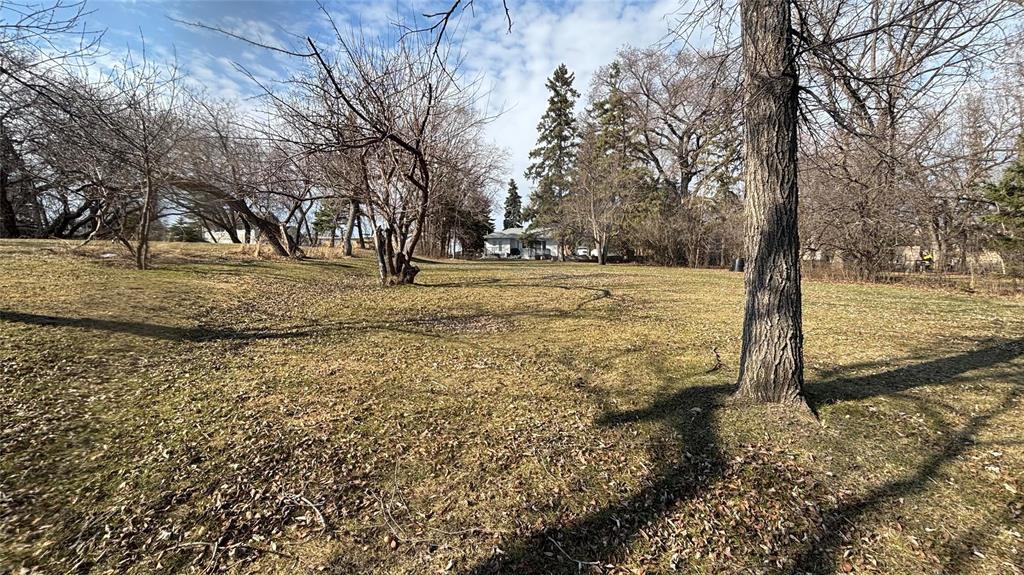 Photo 4 of 2194 Portage Avenue, Winnipeg MB
