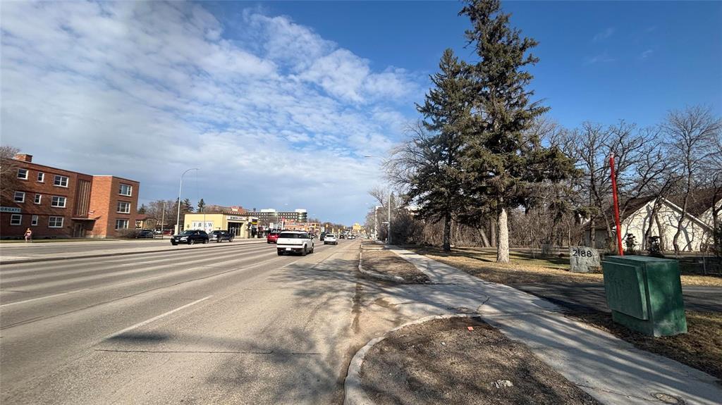Photo 18 of 2194 Portage Avenue, Winnipeg MB