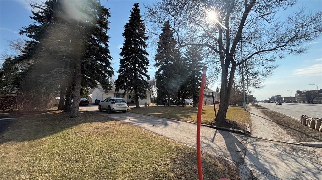 Photo 11 of 2194 Portage Avenue, Winnipeg MB
