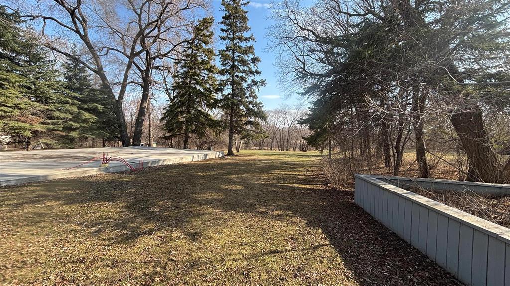 Photo 10 of 2194 Portage Avenue, Winnipeg MB