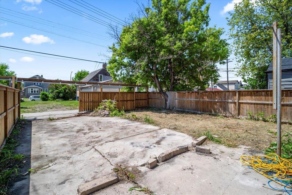 Photo 31 of 1478 Alexander Avenue, Winnipeg MB