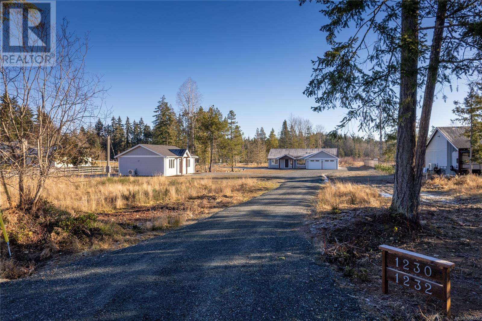 Photo 4 of 1230 1232 Station Rd, Coombs BC