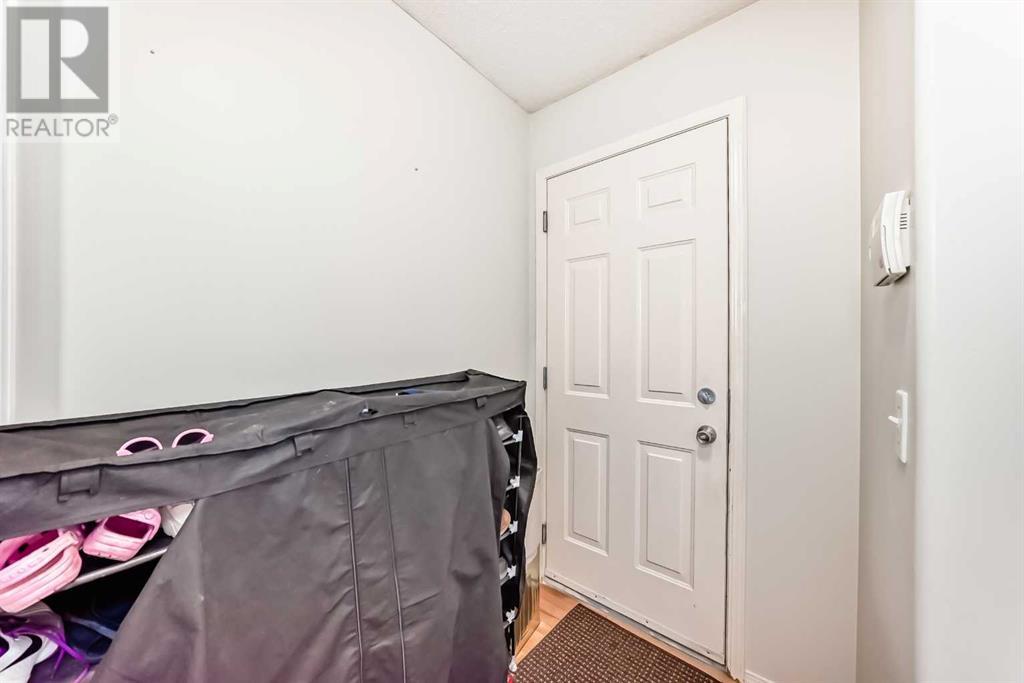 Single Family House for Sale in  Shawbrooke Park SW Shawnessy Calgary 