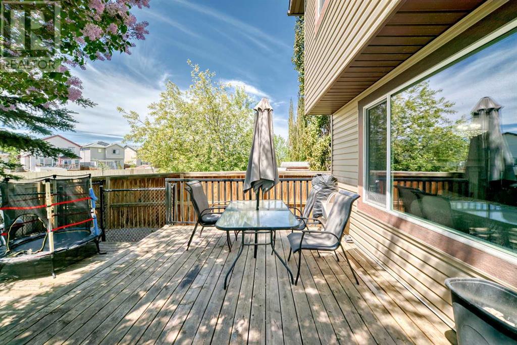 Single Family House for Sale in  Shawbrooke Park SW Shawnessy Calgary 