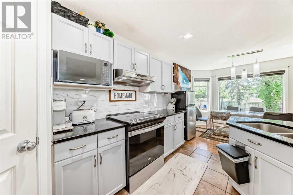 Single Family House for Sale in  Shawbrooke Park SW Shawnessy Calgary 