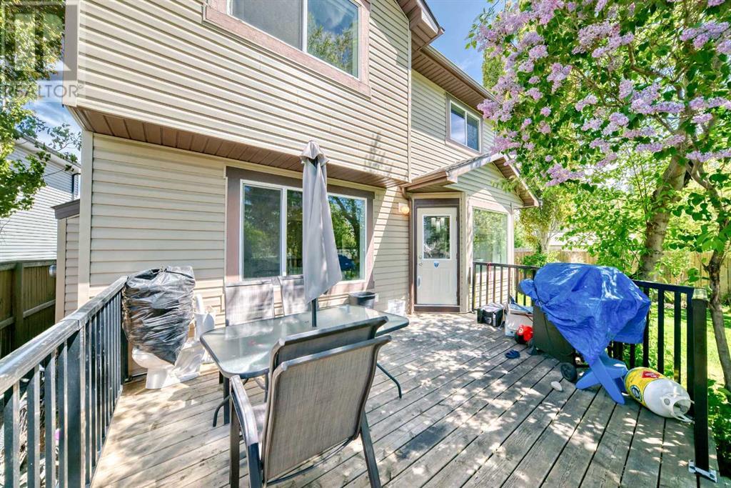 Single Family House for Sale in  Shawbrooke Park SW Shawnessy Calgary 