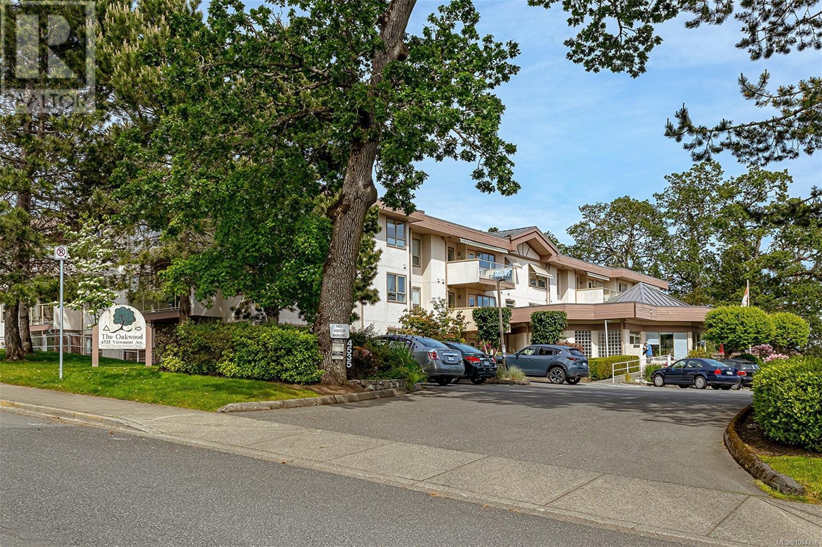 304 4535 Viewmont Ave, Saanich, British Columbia