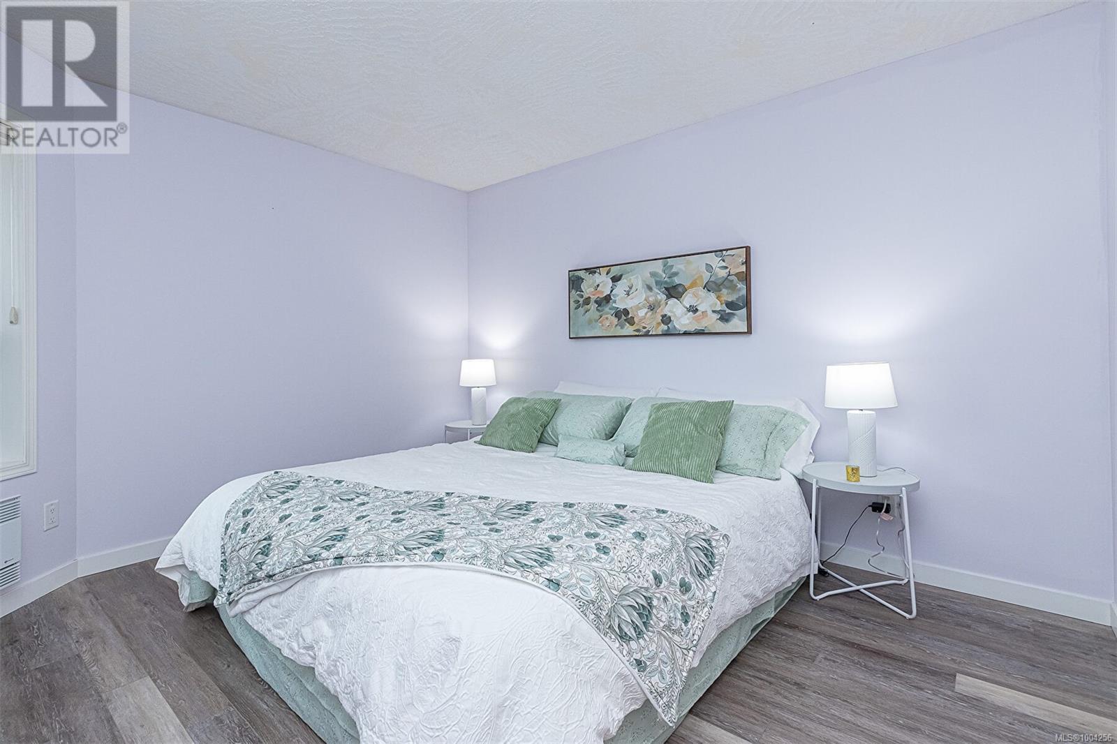 Single Family House for Sale in   Viewmont Ave Saanich 