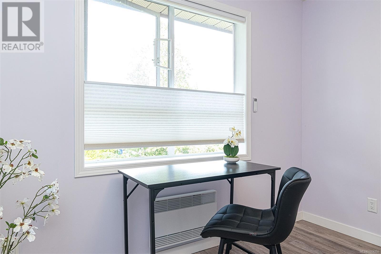 Single Family House for Sale in   Viewmont Ave Saanich 