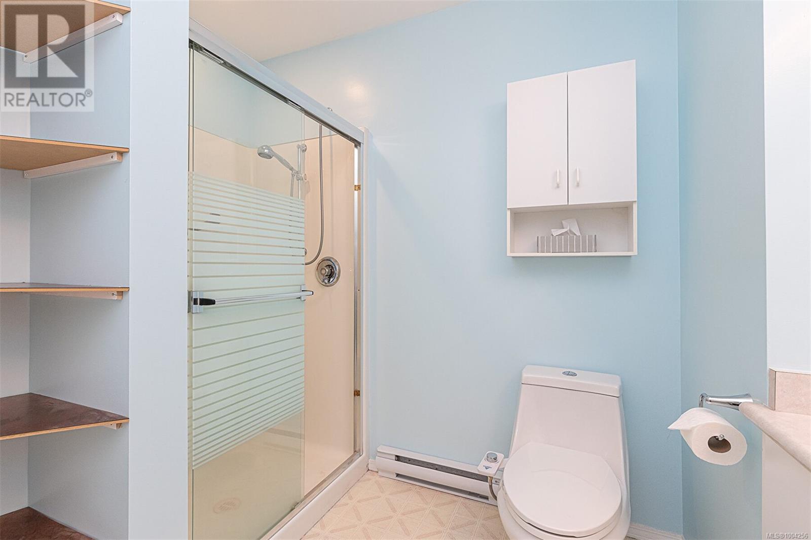 Single Family House for Sale in   Viewmont Ave Saanich 