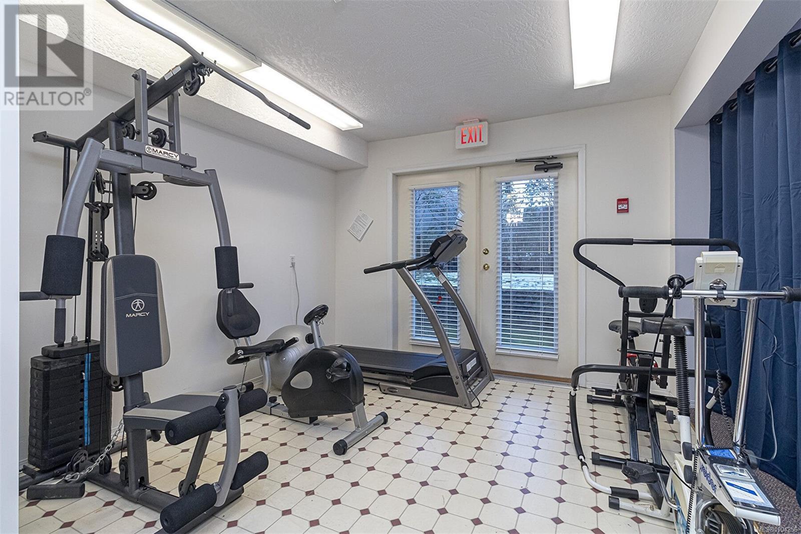 Single Family House for Sale in   Viewmont Ave Saanich 