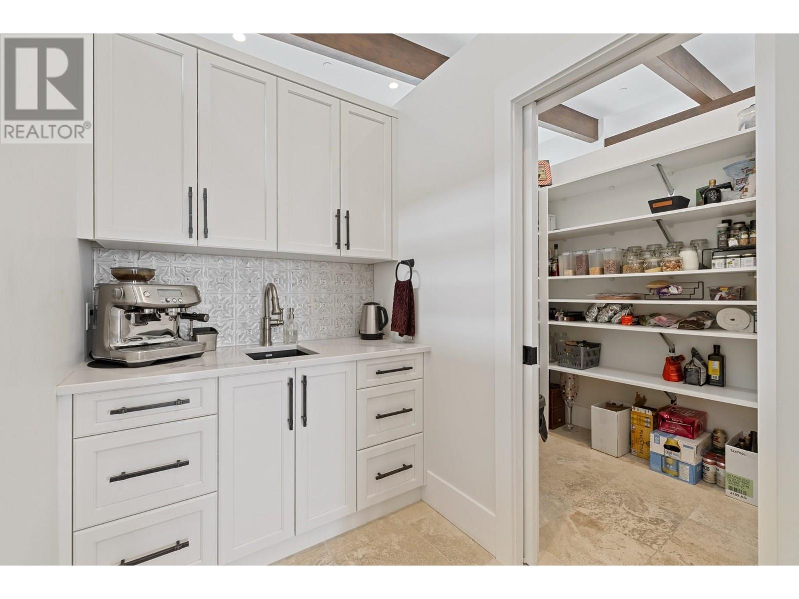 9532 Benchland Drive, Lake Country