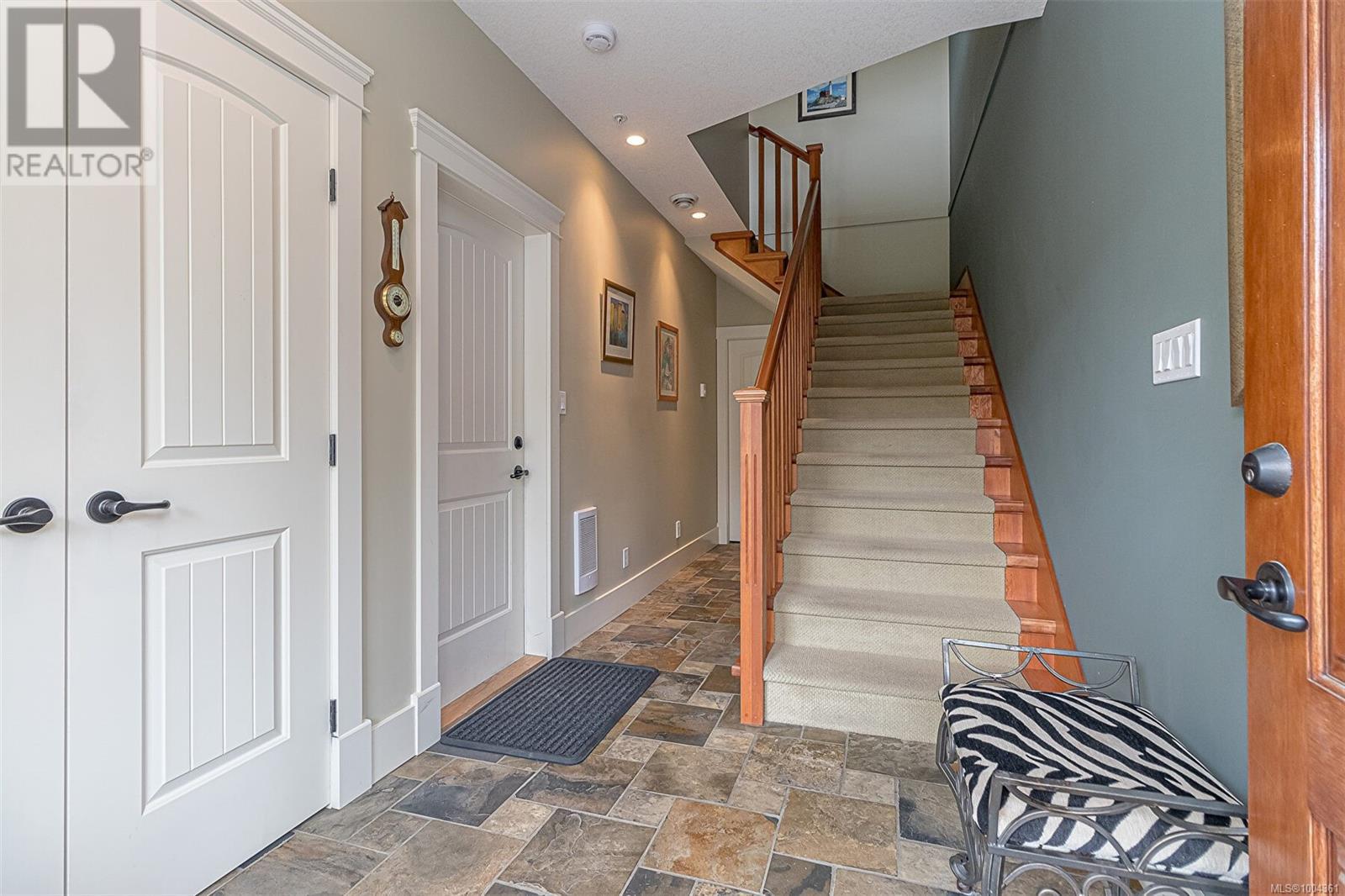 Photo 3 of 4814 Bridgewood Close, Nanaimo BC