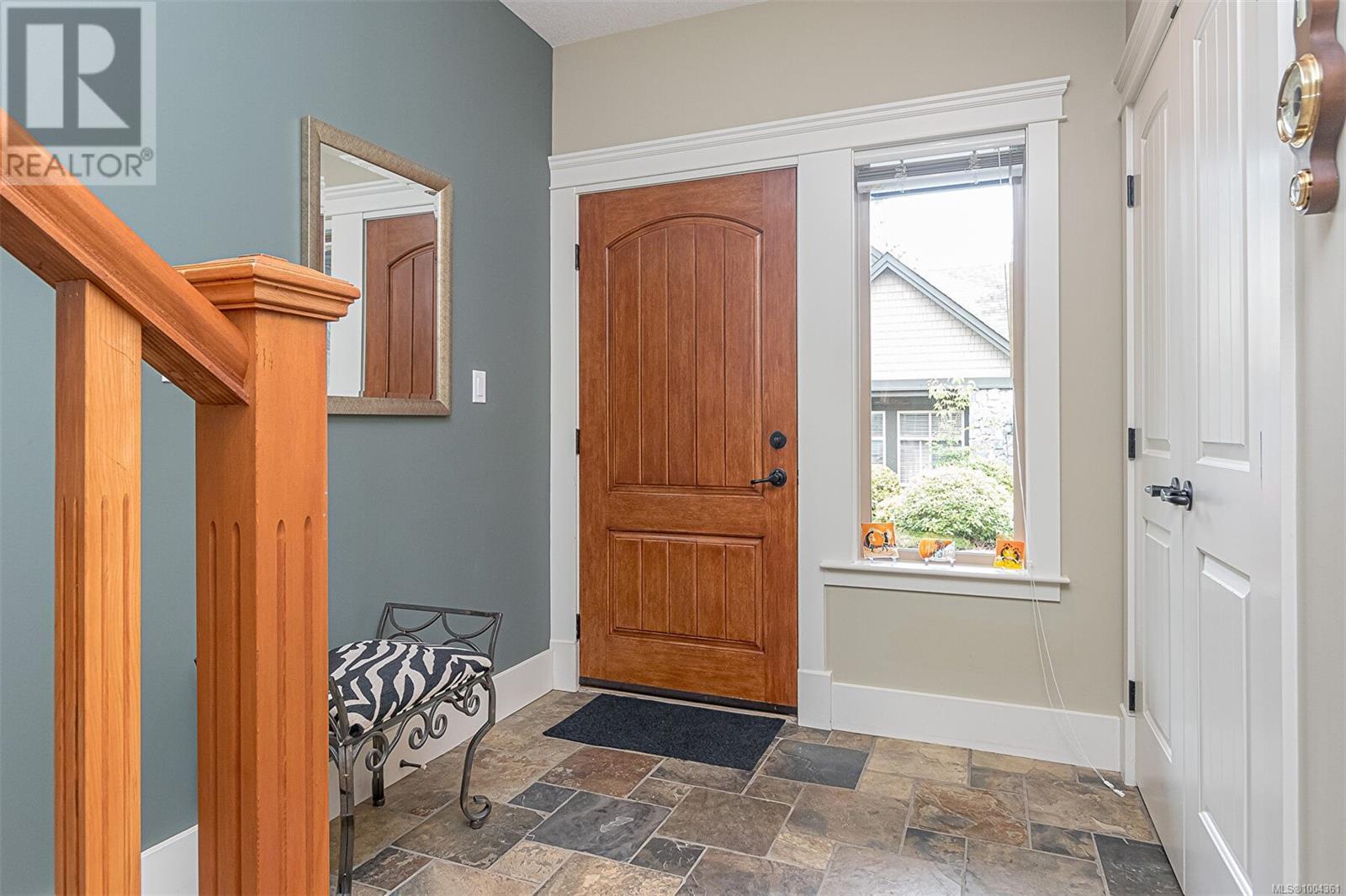 Photo 4 of 4814 Bridgewood Close, Nanaimo BC