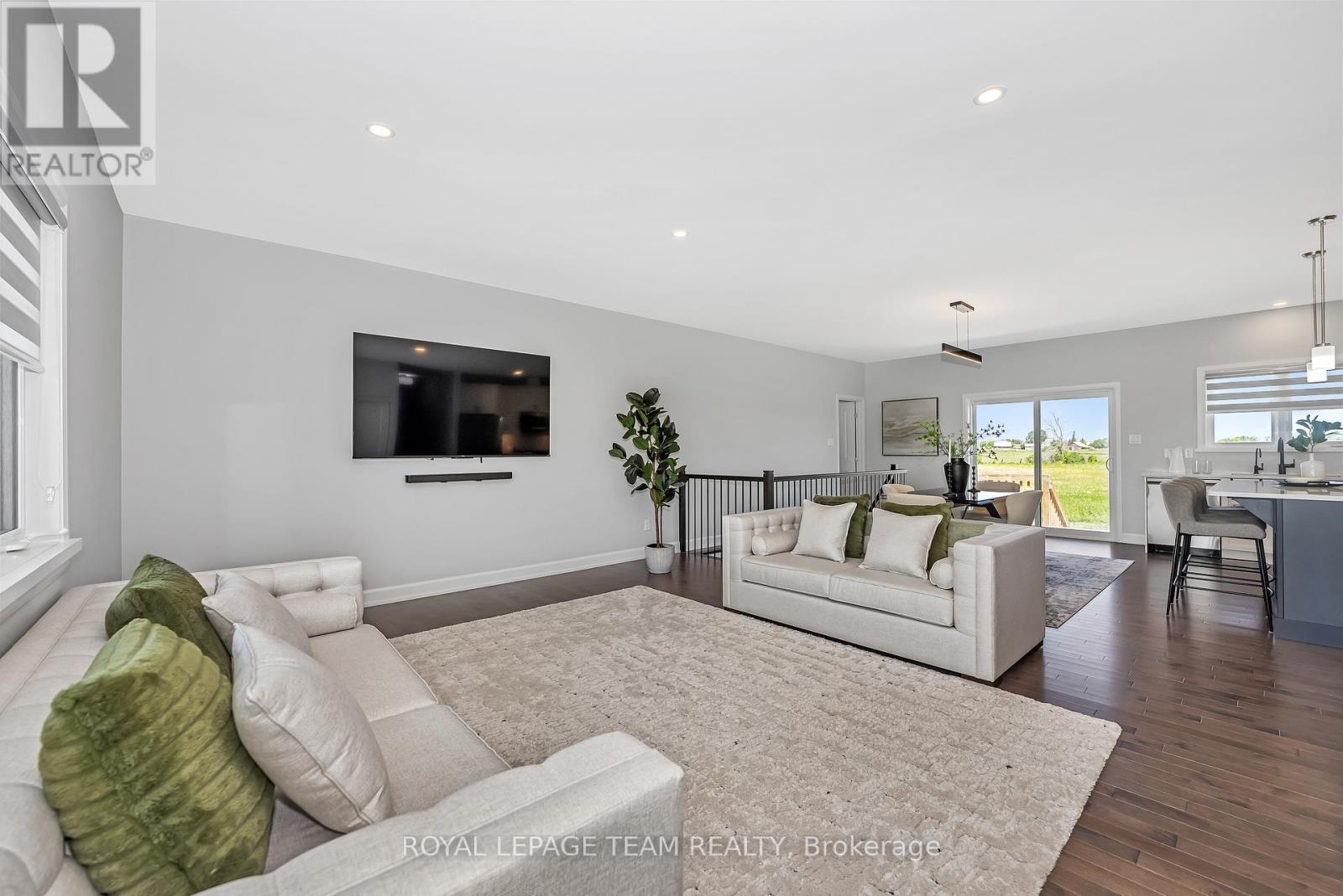 Photo 1 of 17 Isobel Mcewan Street, Mcnab Braeside ON