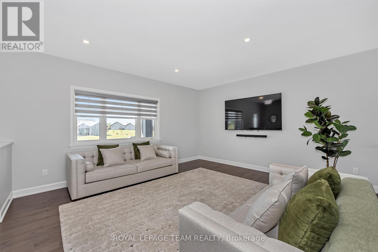 Photo 22 of 17 Isobel Mcewan Street, Mcnab Braeside ON