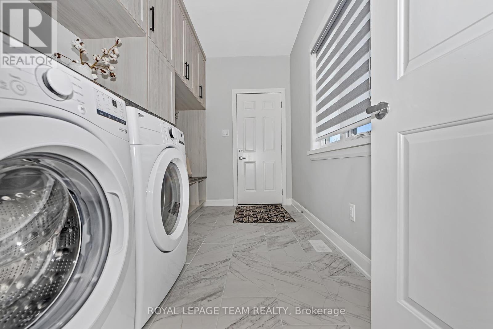 Photo 25 of 17 Isobel Mcewan Street, Mcnab Braeside ON