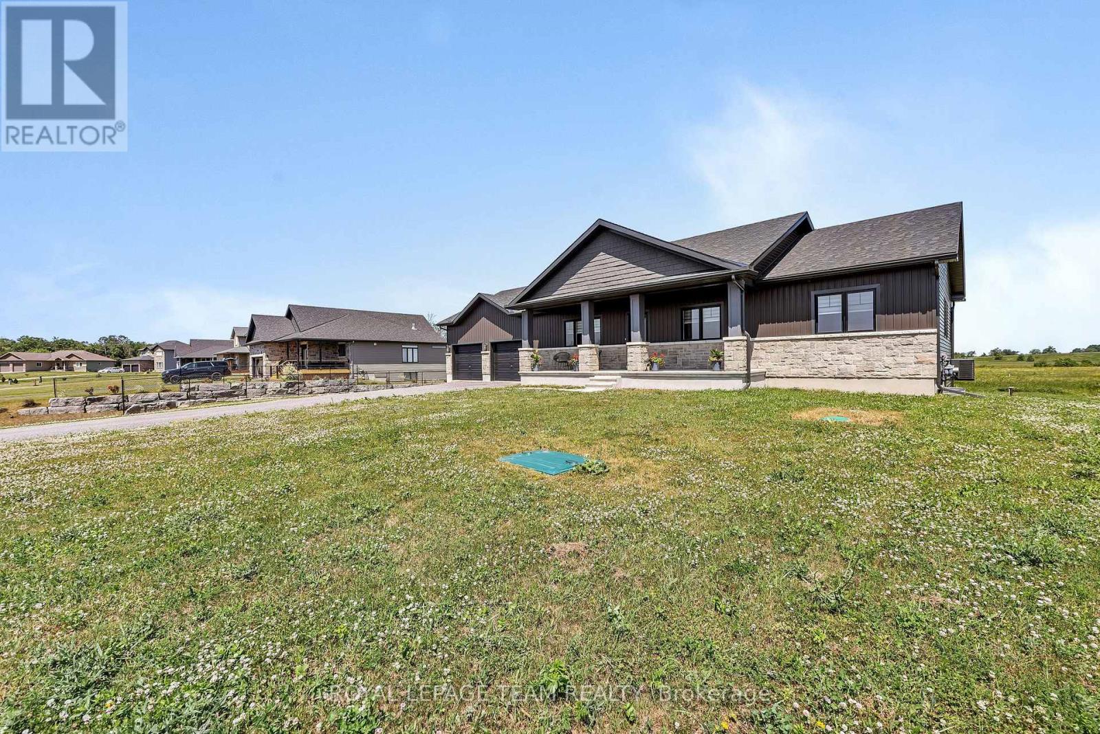 Photo 11 of 17 Isobel Mcewan Street, Mcnab Braeside ON