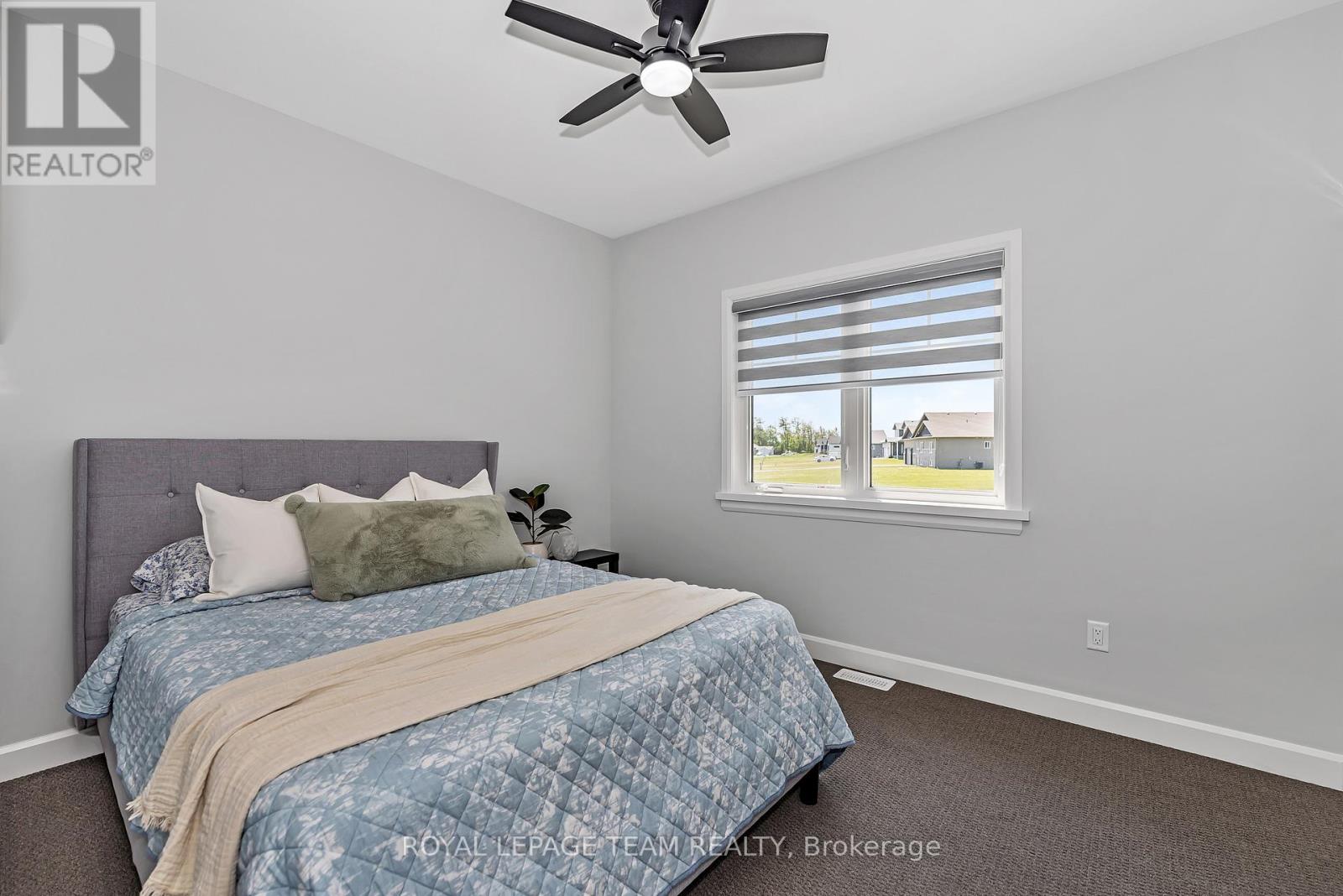 Photo 9 of 17 Isobel Mcewan Street, Mcnab Braeside ON