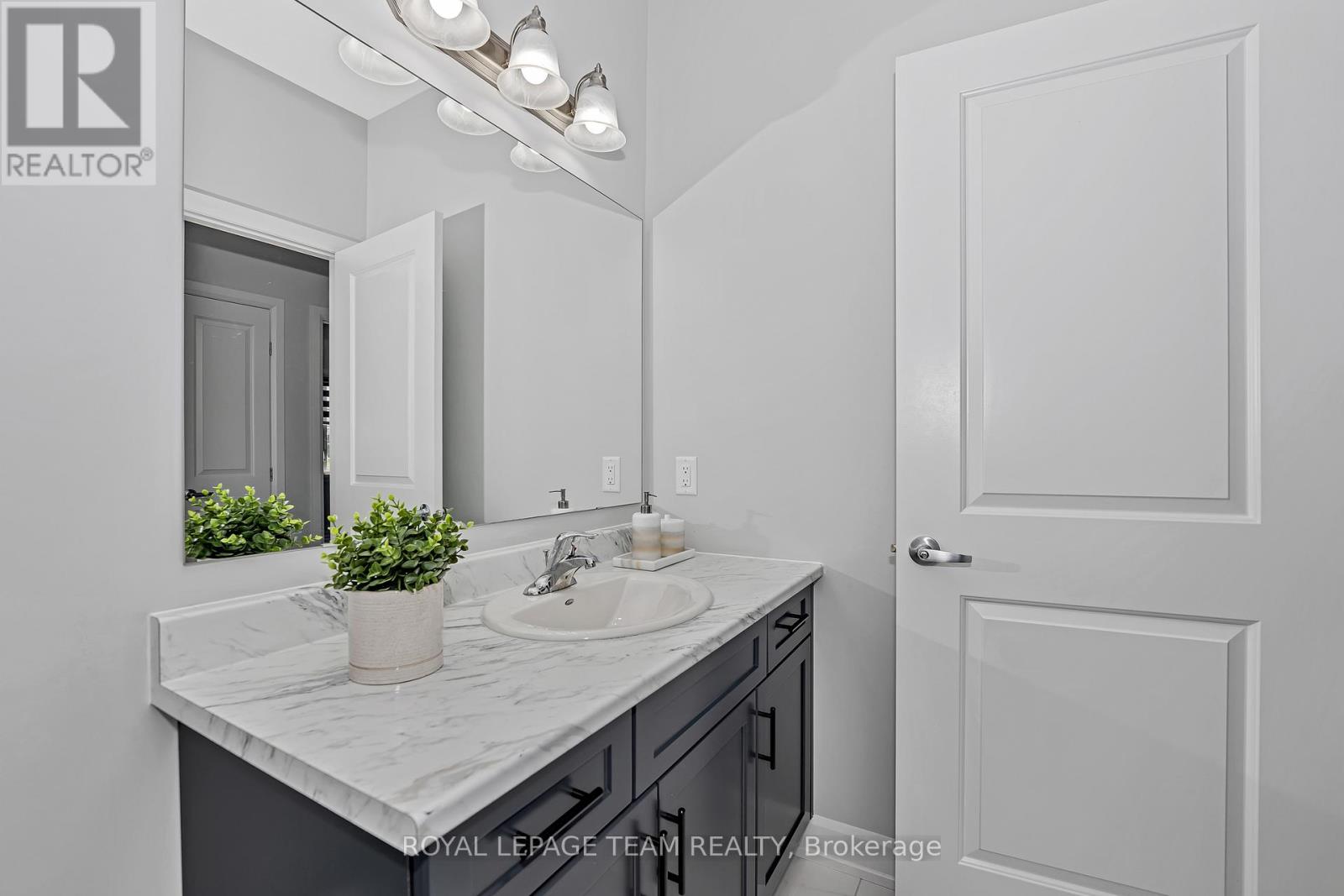 Photo 28 of 17 Isobel Mcewan Street, Mcnab Braeside ON