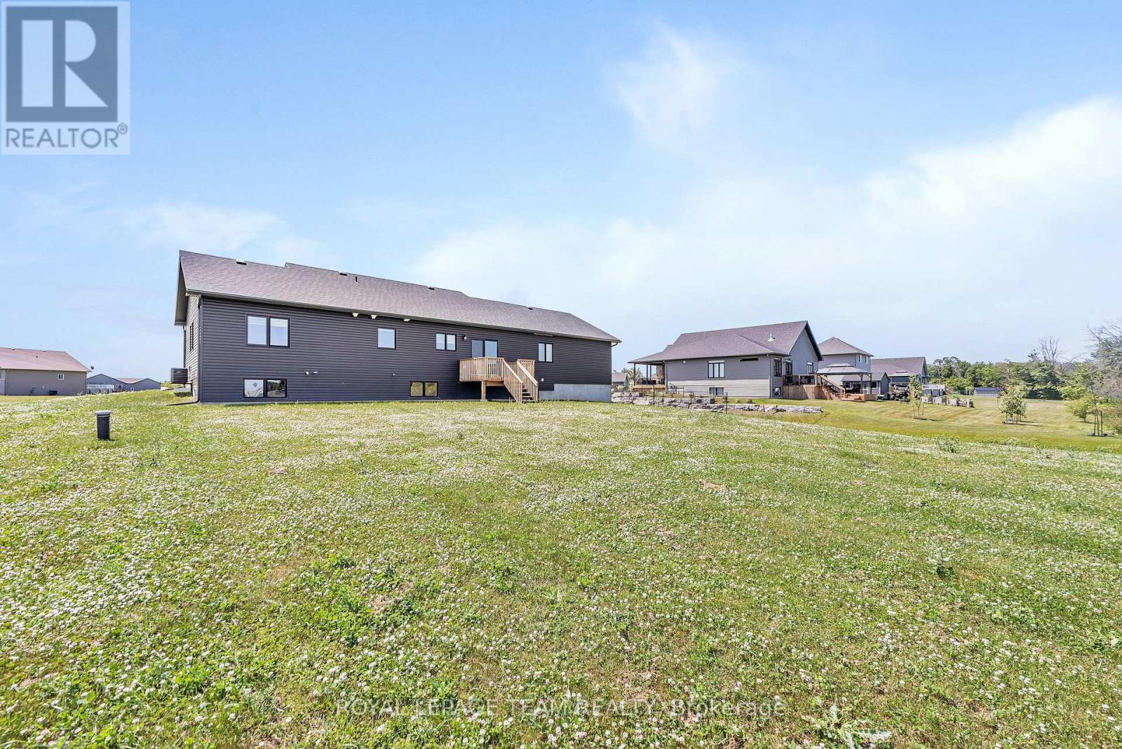 Photo 34 of 17 Isobel Mcewan Street, Mcnab Braeside ON