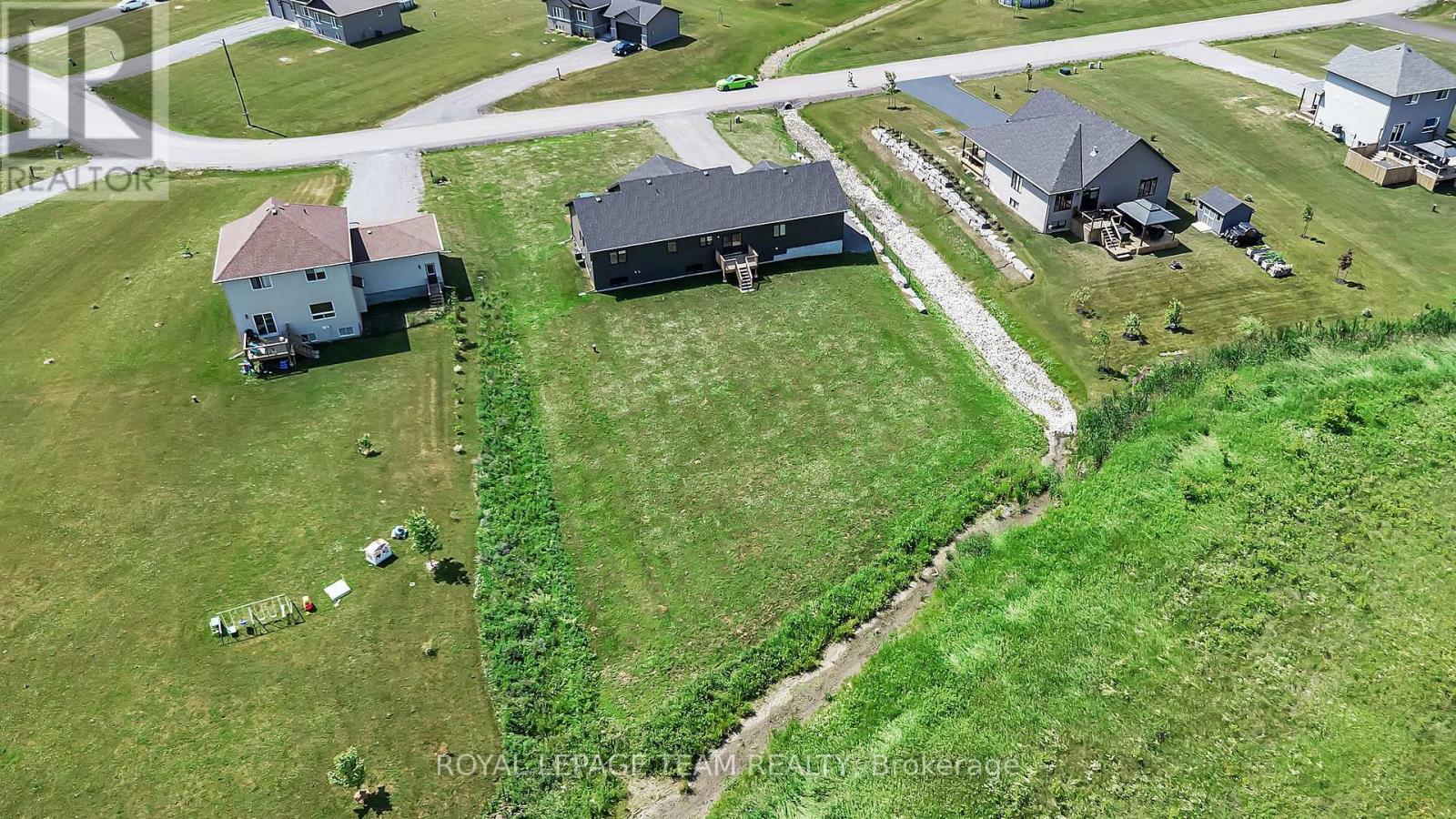 Photo 14 of 17 Isobel Mcewan Street, Mcnab Braeside ON